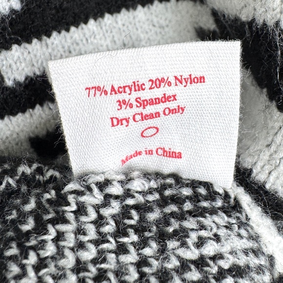 LISA SAYS GAH Emma NEW Crewneck Sweater Black White Checkered Knit NEW Size M/L - Picture 9 of 10